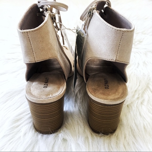 ๐HP 11/18๐ old navy beige lace up heels - Picture 4 of 5